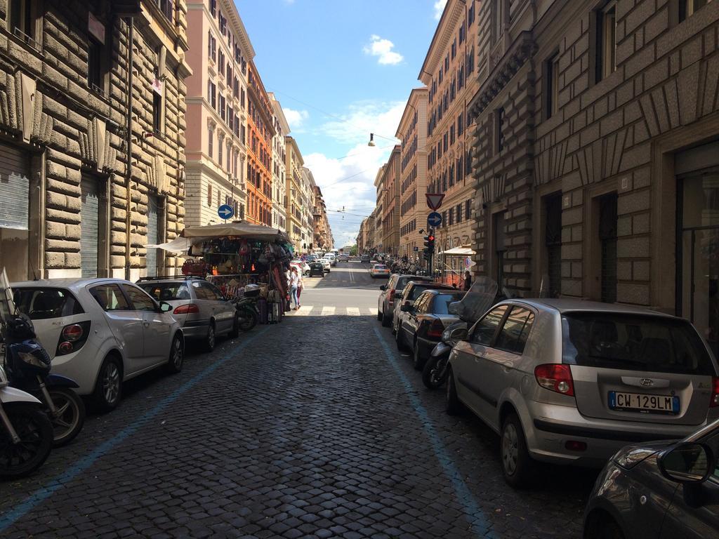 Casa Vacanza Colosseo Rome Exterior photo